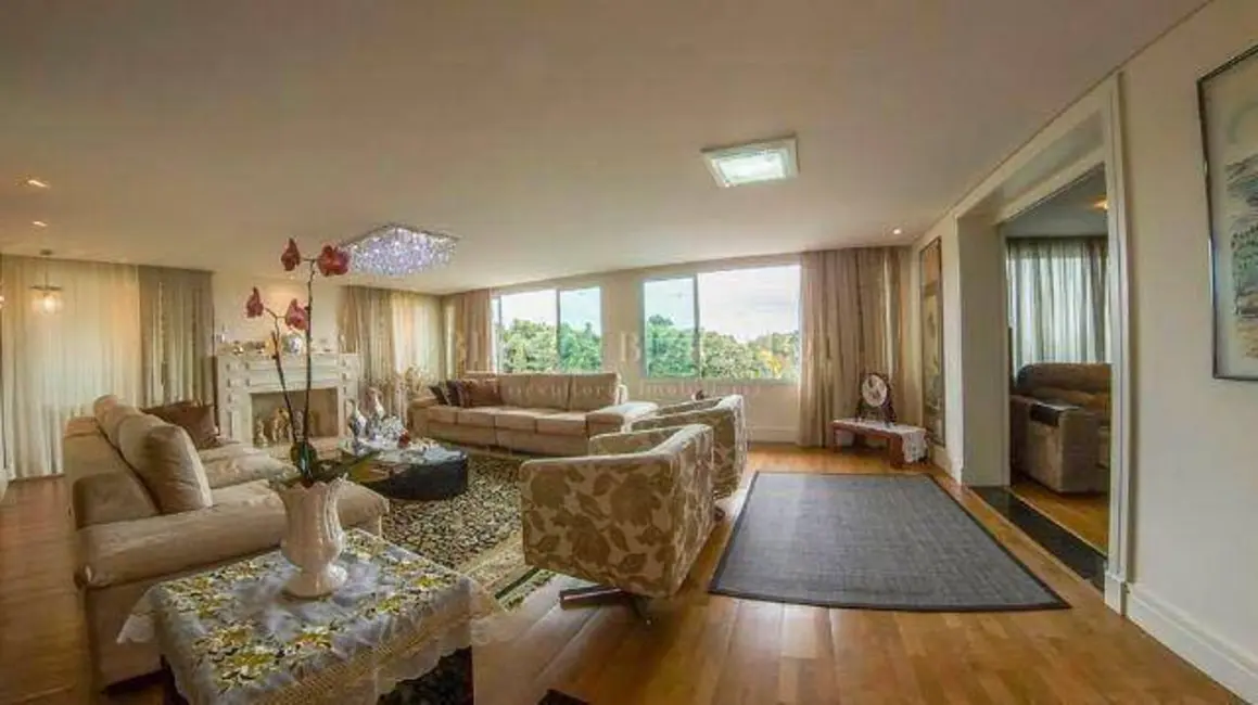 Foto 3 de Casa com 7 quartos à venda, 733m2 em Vista Alegre, Curitiba - PR