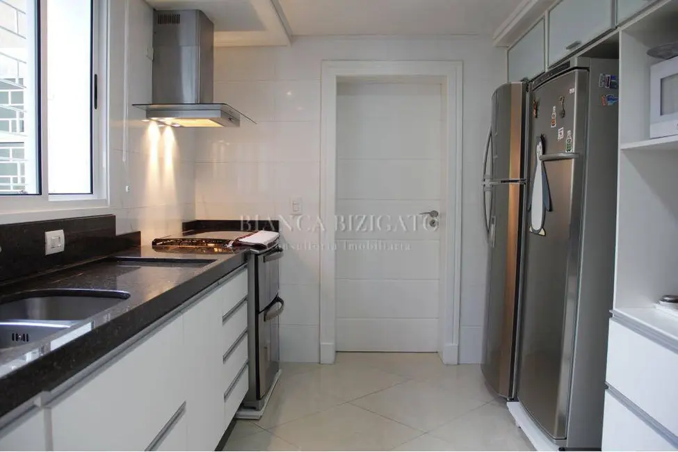 Foto 8 de Casa com 7 quartos à venda, 733m2 em Vista Alegre, Curitiba - PR