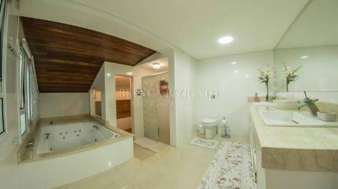 Foto 9 de Casa com 7 quartos à venda, 733m2 em Vista Alegre, Curitiba - PR