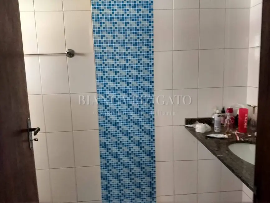 Sobrado com 3 quartos à venda, 174m2 em Centro, Guaratuba - PR - imagem 6 Foto 6 de Sobrado com 3 quartos à venda, 174m2 em Centro, Guaratuba - PR