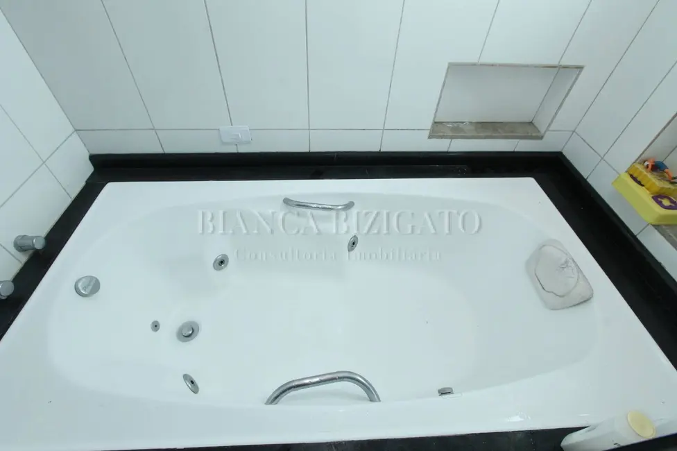 Sobrado com 3 quartos à venda, 185m2 em Loteamento Marinoni, Almirante Tamandare - PR - imagem 6 Foto 6 de Sobrado com 3 quartos à venda, 185m2 em Loteamento Marinoni, Almirante Tamandare - PR