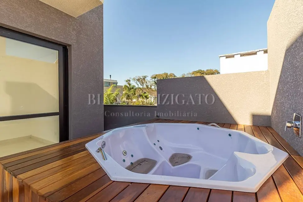 Foto 3 de Casa com 3 quartos à venda, 133m2 em Água Verde, Curitiba - PR