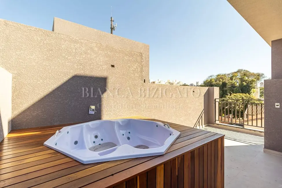 Foto 2 de Casa com 3 quartos à venda, 133m2 em Água Verde, Curitiba - PR