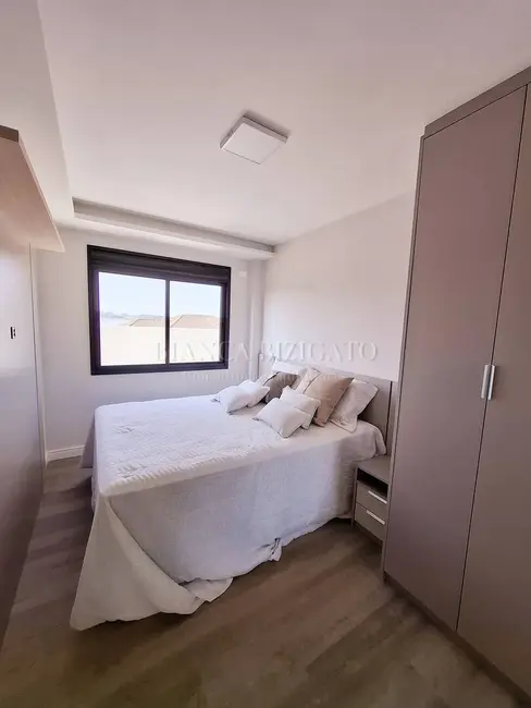 Casa com 3 quartos à venda, 183m2 em Santa Felicidade, Curitiba - PR - imagem 6 Foto 6 de Casa com 3 quartos à venda, 183m2 em Santa Felicidade, Curitiba - PR