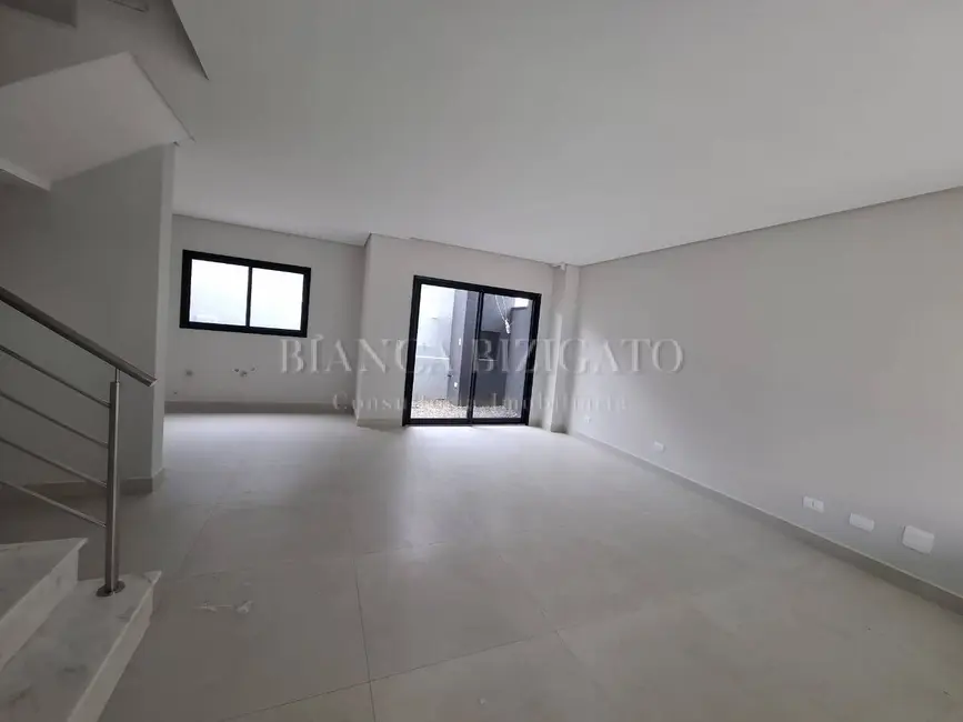 Casa de Condomínio com 3 quartos à venda, 159m2 em São Lourenço, Curitiba - PR - imagem 2 Foto 2 de Casa de Condomínio com 3 quartos à venda, 159m2 em São Lourenço, Curitiba - PR