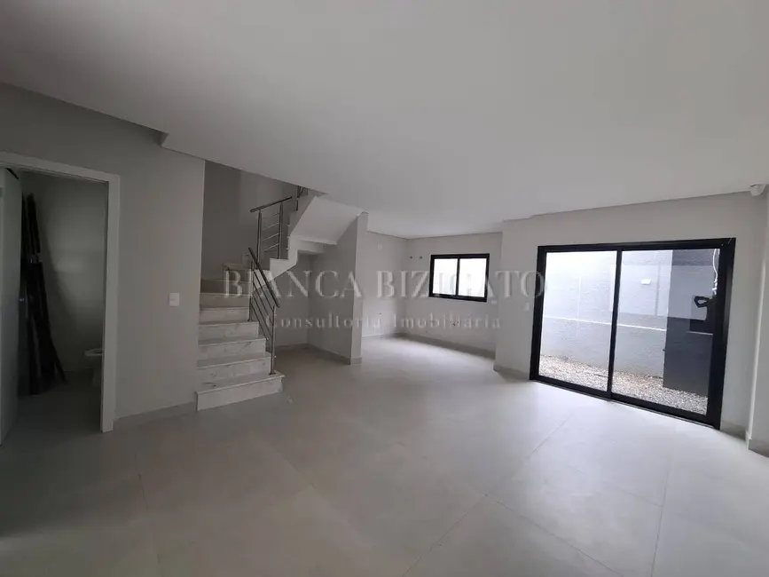 Casa de Condomínio com 3 quartos à venda, 159m2 em São Lourenço, Curitiba - PR - imagem 3 Foto 3 de Casa de Condomínio com 3 quartos à venda, 159m2 em São Lourenço, Curitiba - PR