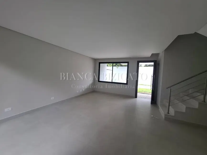 Casa de Condomínio com 3 quartos à venda, 159m2 em São Lourenço, Curitiba - PR - imagem 4 Foto 4 de Casa de Condomínio com 3 quartos à venda, 159m2 em São Lourenço, Curitiba - PR