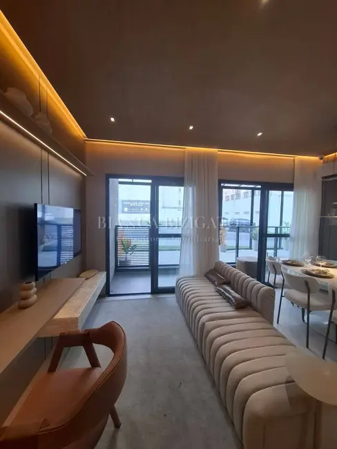 Foto 2 de Apartamento com 2 quartos à venda, 54m2 em Centro, Curitiba - PR