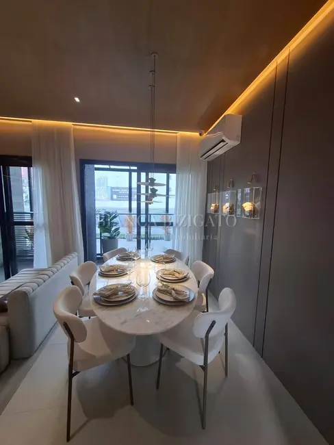 Foto 3 de Apartamento com 2 quartos à venda, 54m2 em Centro, Curitiba - PR