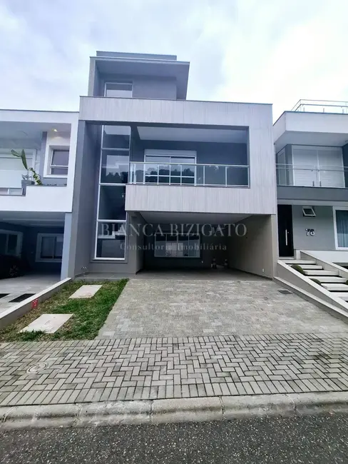 Casa com 4 quartos à venda, 281m2 em Uberaba, Curitiba - PR - imagem 2 Foto 2 de Casa com 4 quartos à venda, 281m2 em Uberaba, Curitiba - PR