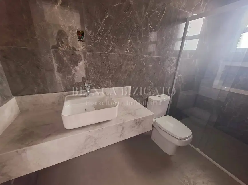 Casa com 4 quartos à venda, 281m2 em Uberaba, Curitiba - PR - imagem 8 Foto 8 de Casa com 4 quartos à venda, 281m2 em Uberaba, Curitiba - PR