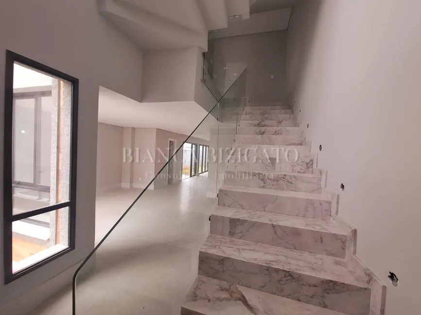 Casa com 3 quartos à venda em Uberaba, Curitiba - PR - imagem 7 Foto 7 de Casa com 3 quartos à venda em Uberaba, Curitiba - PR