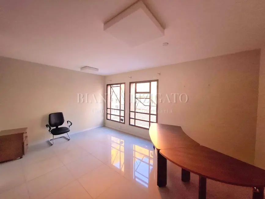 Sala Comercial à venda, 52m2 em Centro, Curitiba - PR - imagem 8 Foto 8 de Sala Comercial à venda, 52m2 em Centro, Curitiba - PR