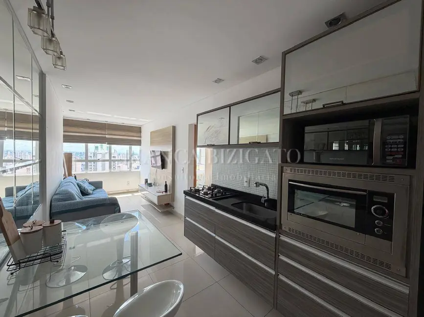 Apartamento com 2 quartos à venda, 47m2 em Centro, Curitiba - PR - imagem 4 Foto 4 de Apartamento com 2 quartos à venda, 47m2 em Centro, Curitiba - PR