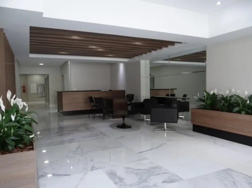 Foto 2 de Apartamento com 2 quartos à venda, 73m2 em Cristo Rei, Curitiba - PR