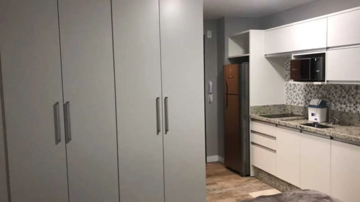Loft / Flat à venda, 25m2 em Centro, Curitiba - PR - imagem 8 Foto 8 de Loft / Flat à venda, 25m2 em Centro, Curitiba - PR