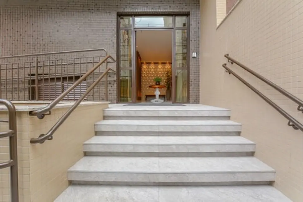 Foto 5 de Apartamento com 1 quarto à venda, 48m2 em Água Verde, Curitiba - PR