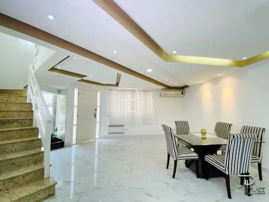 Foto 2 de Casa de Condomínio com 3 quartos à venda, 252m2 em Mercês, Curitiba - PR