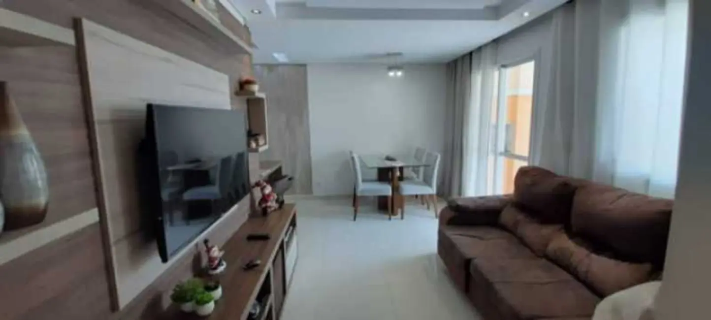 Apartamento com 3 quartos à venda, 70m2 em Capão Raso, Curitiba - PR - imagem 2 Foto 2 de Apartamento com 3 quartos à venda, 70m2 em Capão Raso, Curitiba - PR