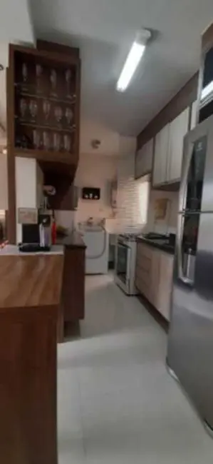 Apartamento com 3 quartos à venda, 70m2 em Capão Raso, Curitiba - PR - imagem 3 Foto 3 de Apartamento com 3 quartos à venda, 70m2 em Capão Raso, Curitiba - PR