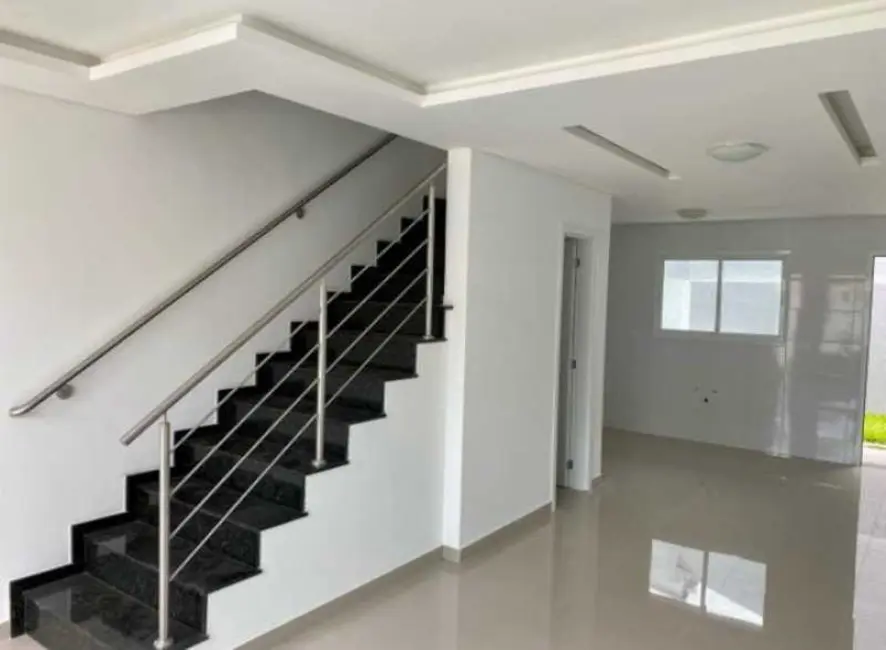 Casa com 2 quartos à venda, 83m2 em Ganchinho, Curitiba - PR - imagem 2 Foto 2 de Casa com 2 quartos à venda, 83m2 em Ganchinho, Curitiba - PR
