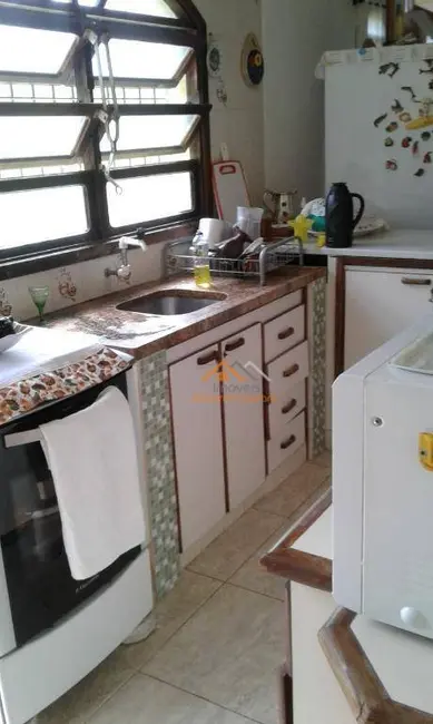 Foto 9 de Casa com 3 quartos à venda, 150m2 em Getuba, Caraguatatuba - SP