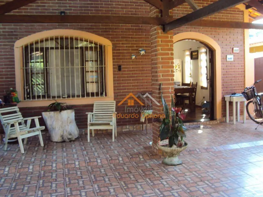 Foto 3 de Casa com 3 quartos à venda, 150m2 em Getuba, Caraguatatuba - SP