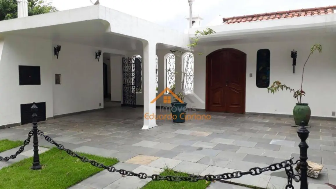 Foto 1 de Casa com 4 quartos à venda, 1500m2 em Massaguaçu, Caraguatatuba - SP