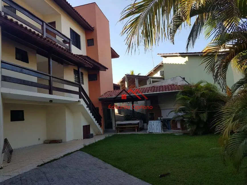 Foto 3 de Casa com 5 quartos à venda, 320m2 em Jardim Capricórnio, Caraguatatuba - SP