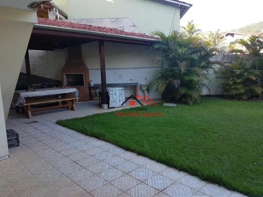 Foto 8 de Casa com 5 quartos à venda, 320m2 em Jardim Capricórnio, Caraguatatuba - SP