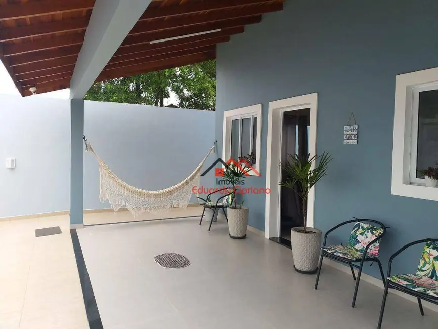 Foto 2 de Casa com 3 quartos para alugar, 270m2 em Massaguaçu, Caraguatatuba - SP