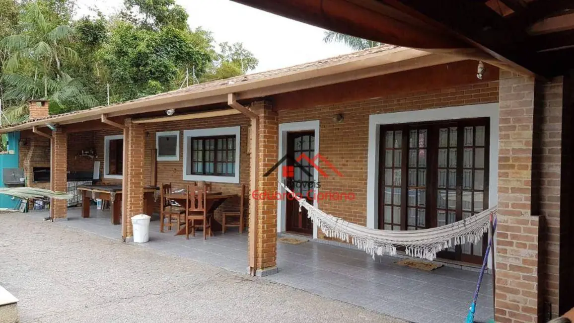 Foto 2 de Casa com 4 quartos à venda e para alugar, 642m2 em Massaguaçu, Caraguatatuba - SP