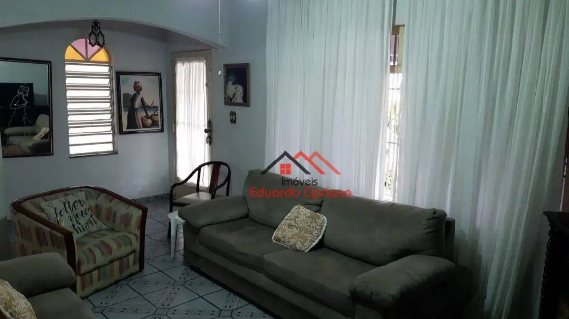 Foto 2 de Casa com 3 quartos para alugar, 232m2 em Centro, Caraguatatuba - SP