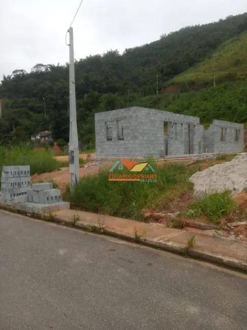 Foto 6 de Casa com 2 quartos à venda, 203m2 em Jardim Casa Branca, Caraguatatuba - SP