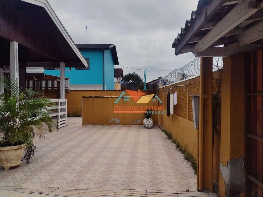 Casa com 3 quartos à venda, 360m2 em Massaguaçu, Caraguatatuba - SP - imagem 3 Foto 3 de Casa com 3 quartos à venda, 360m2 em Massaguaçu, Caraguatatuba - SP