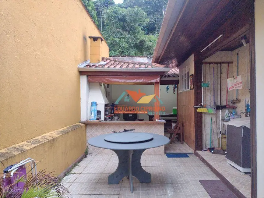 Casa com 3 quartos à venda, 360m2 em Massaguaçu, Caraguatatuba - SP - imagem 4 Foto 4 de Casa com 3 quartos à venda, 360m2 em Massaguaçu, Caraguatatuba - SP