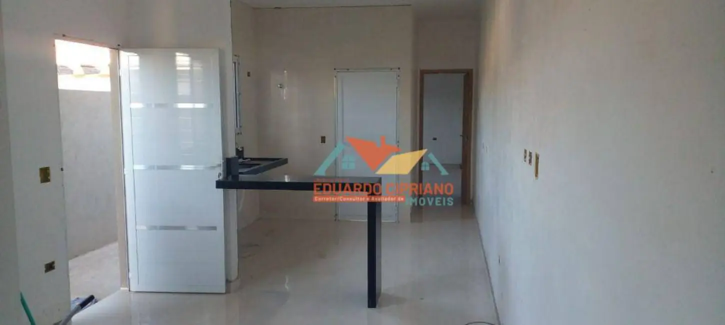 Foto 2 de Casa com 2 quartos à venda, 185m2 em Barranco Alto, Caraguatatuba - SP