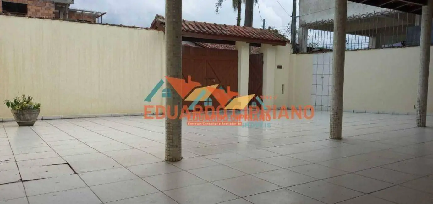 Foto 2 de Casa com 3 quartos à venda, 330m2 em Getuba, Caraguatatuba - SP