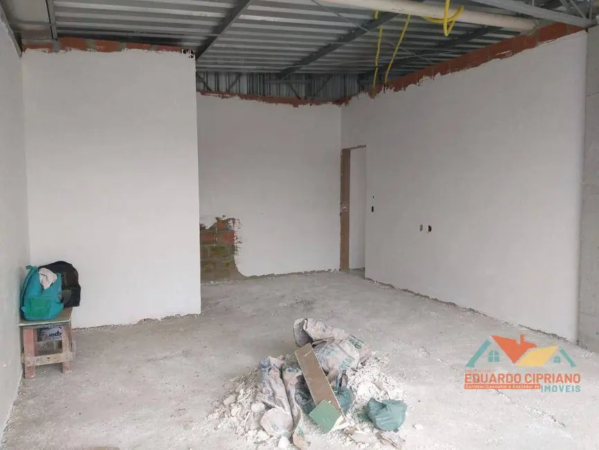 Foto 2 de Sala Comercial para alugar, 32m2 em Sumaré, Caraguatatuba - SP
