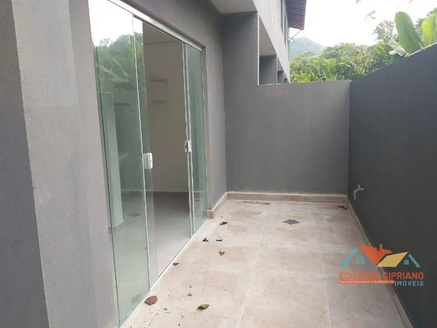 Foto 2 de Casa de Condomínio com 2 quartos para alugar, 68m2 em Capricórnio III, Caraguatatuba - SP