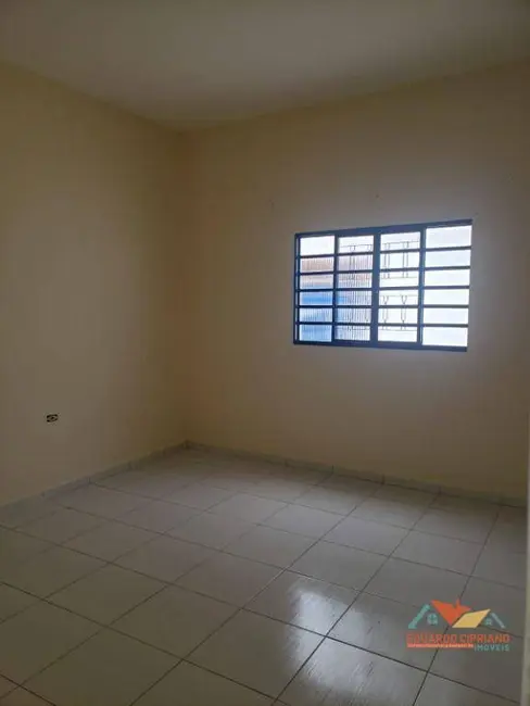 Foto 2 de Casa com 2 quartos à venda, 168m2 em Caraguatatuba - SP