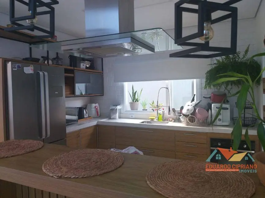 Casa com 3 quartos à venda, 270m2 em Massaguaçu, Caraguatatuba - SP - imagem 9 Foto 9 de Casa com 3 quartos à venda, 270m2 em Massaguaçu, Caraguatatuba - SP