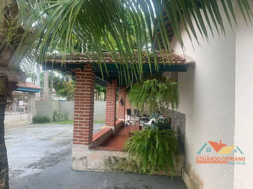 Foto 3 de Casa com 5 quartos à venda, 560m2 em Balneário Copacabana, Caraguatatuba - SP