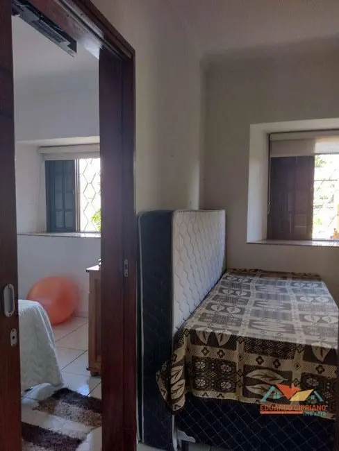 Foto 5 de Casa com 2 quartos à venda, 360m2 em Jardim Britânia, Caraguatatuba - SP