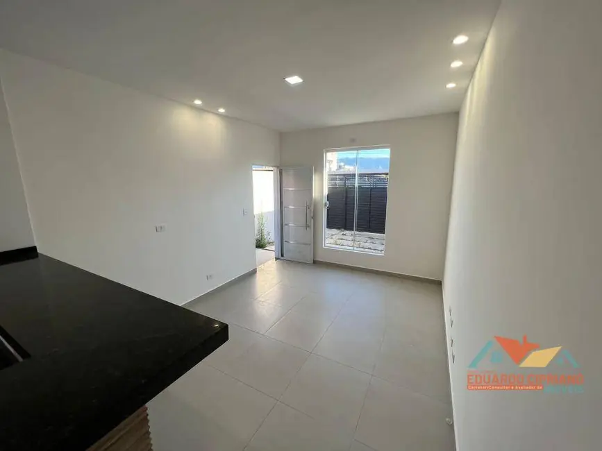 Foto 2 de Casa com 2 quartos à venda, 68m2 em Balneário dos Golfinhos, Caraguatatuba - SP