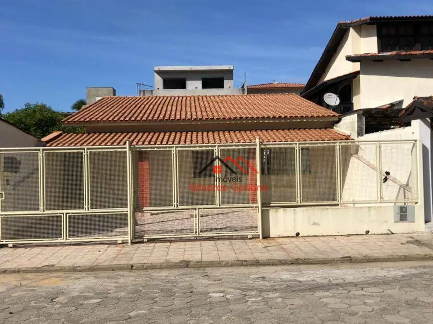 Foto 1 de Casa com 4 quartos à venda e para alugar, 258m2 em Jardim Adalgisa, Caraguatatuba - SP