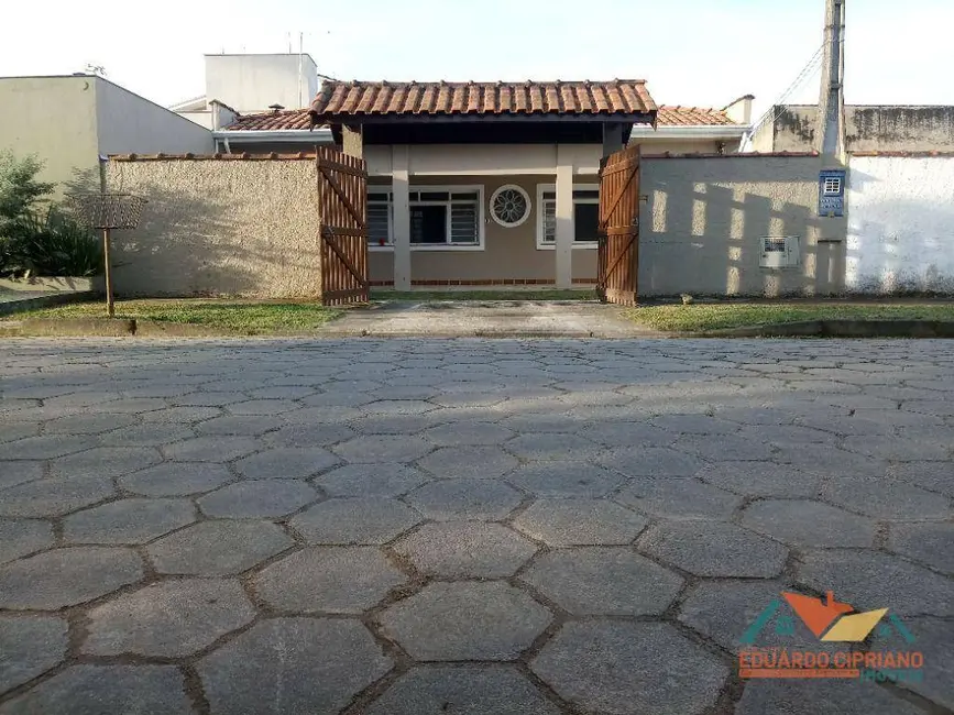 Foto 1 de Casa com 3 quartos à venda, 300m2 em Massaguaçu, Caraguatatuba - SP