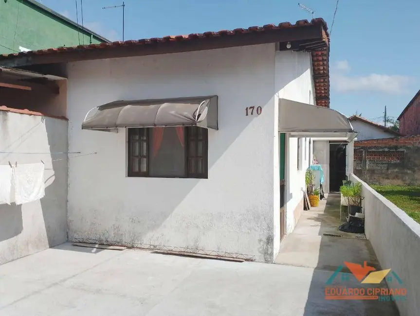 Foto 1 de Casa com 2 quartos à venda, 125m2 em Caraguatatuba - SP