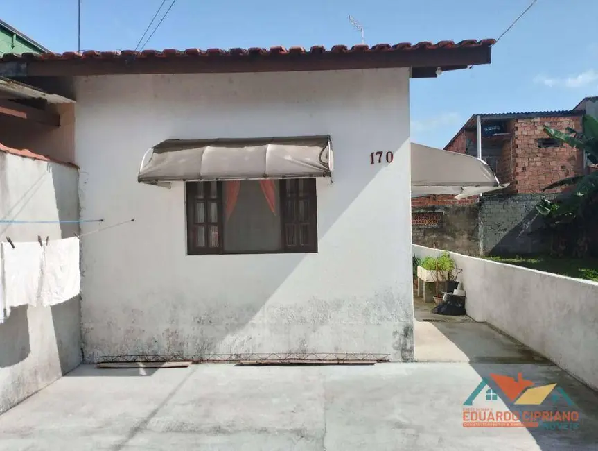 Foto 2 de Casa com 2 quartos à venda, 125m2 em Caraguatatuba - SP