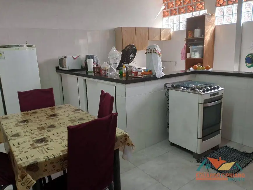 Foto 8 de Casa com 2 quartos à venda, 125m2 em Caraguatatuba - SP